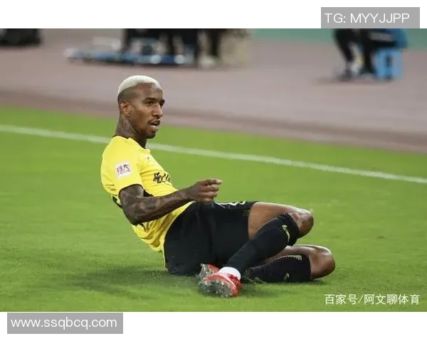 足球星卡巨星踢卡选队员策略解析及卡片组合搭配技巧